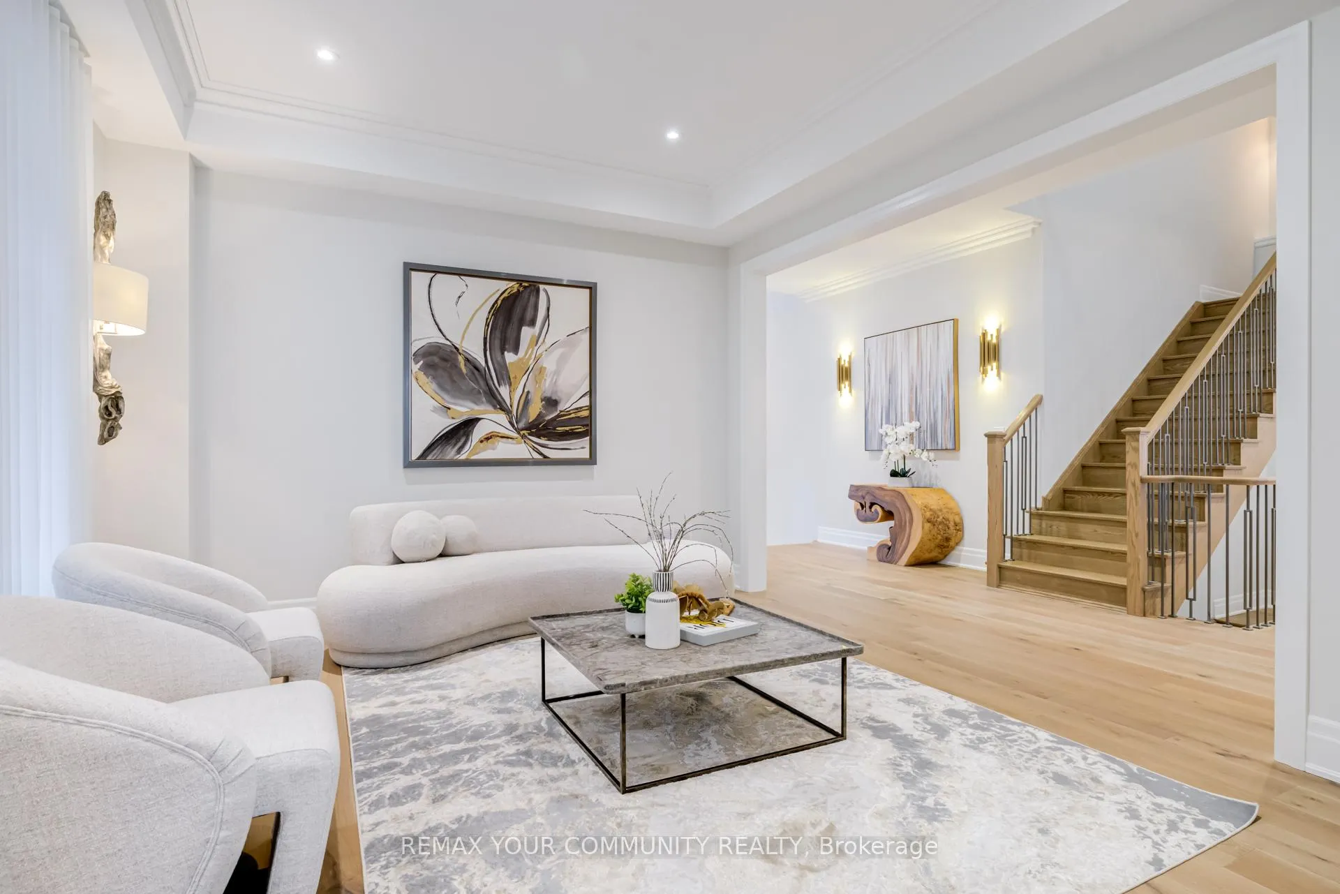 Photo 6 of 9 Casavant Court, Vaughan, Patterson — HOMEH