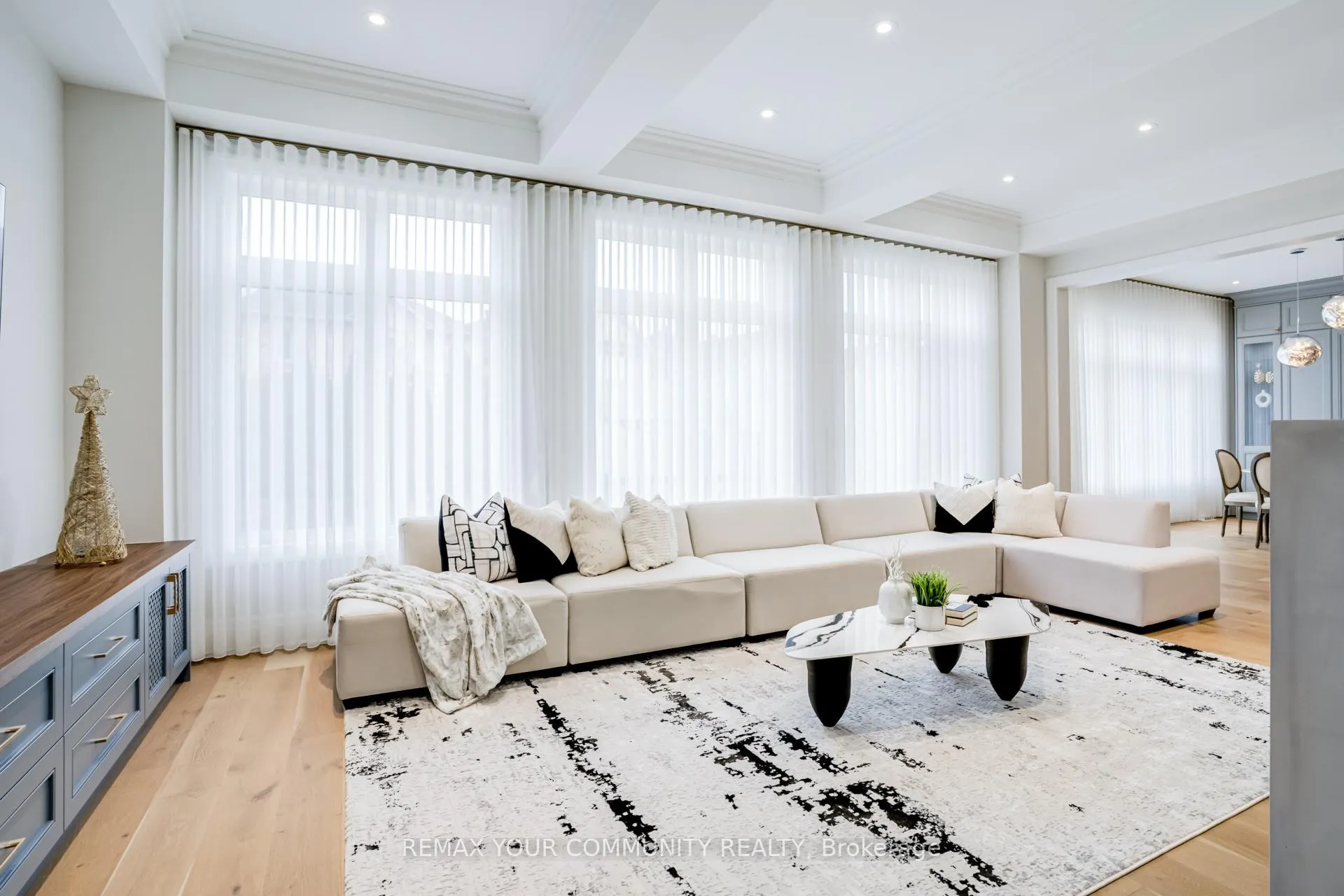 Photo 19 of 9 Casavant Court, Vaughan, Patterson — HOMEH