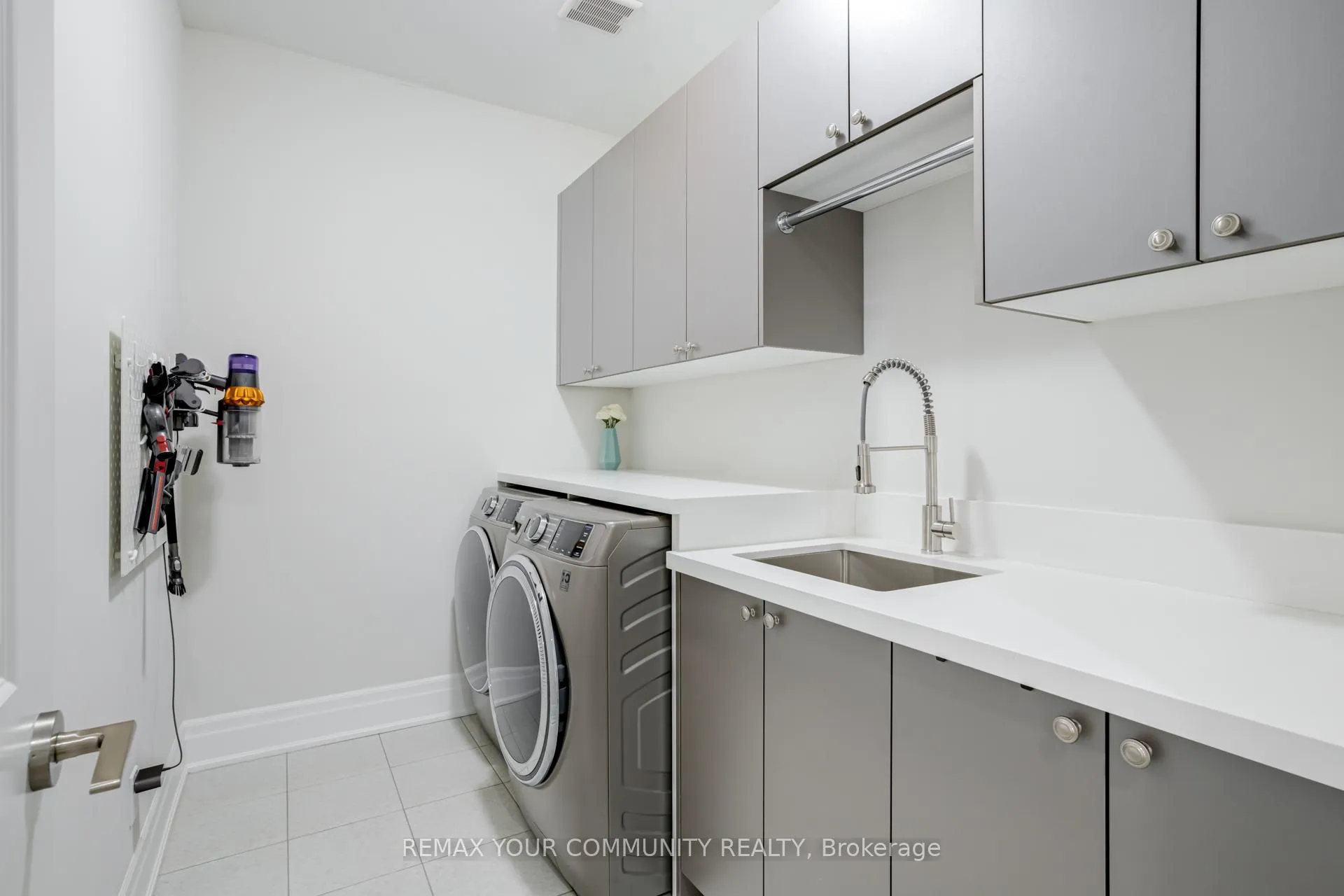 Photo 39 of 9 Casavant Court, Vaughan, Patterson — HOMEH