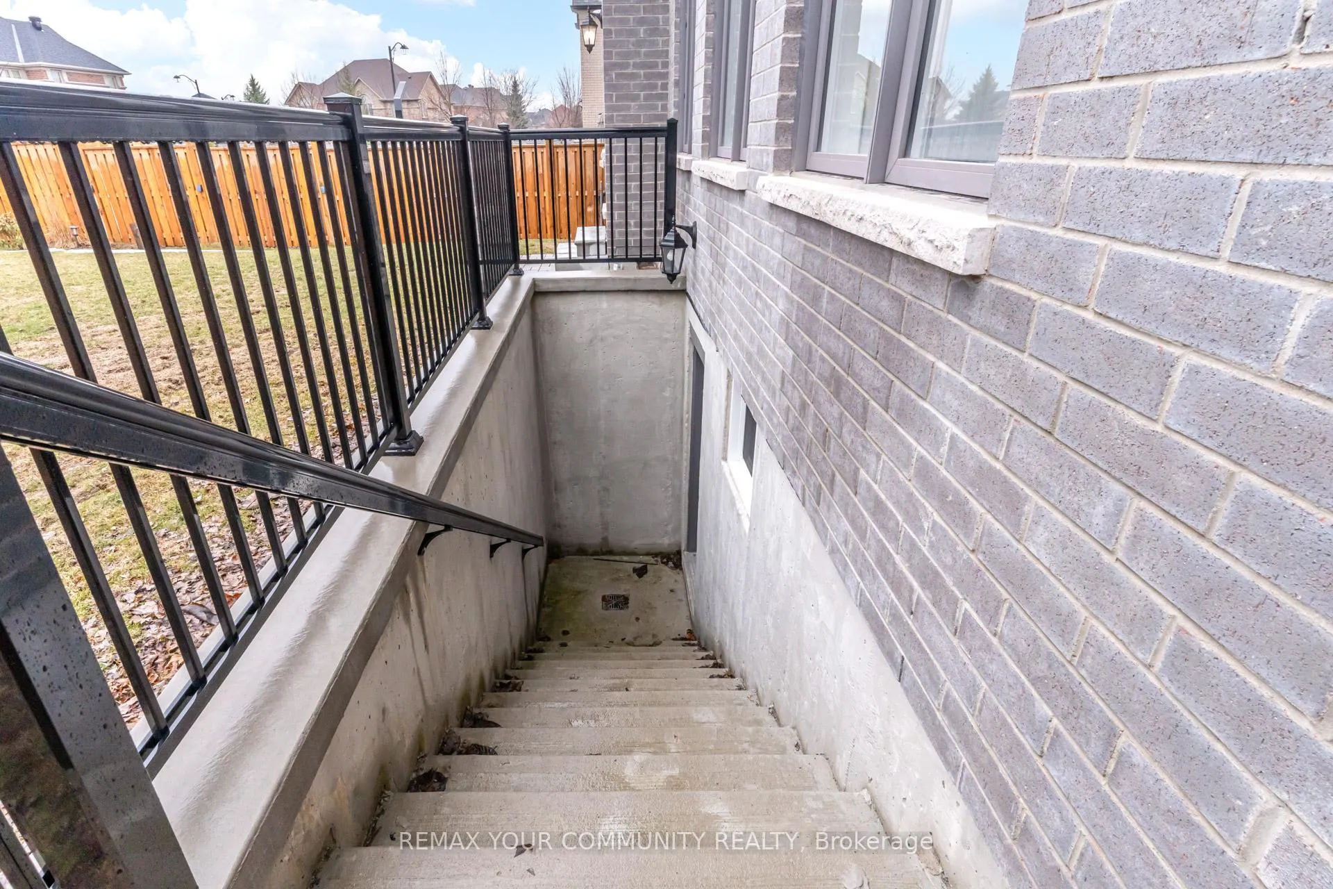 Photo 46 of 9 Casavant Court, Vaughan, Patterson — HOMEH