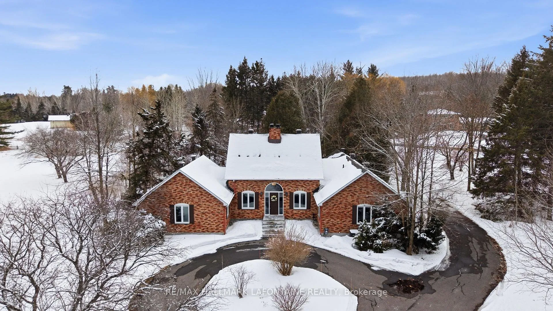 Photo 1 of 1460 Kinsella Drive, Ottawa, Cumberland Estates — HOMEH