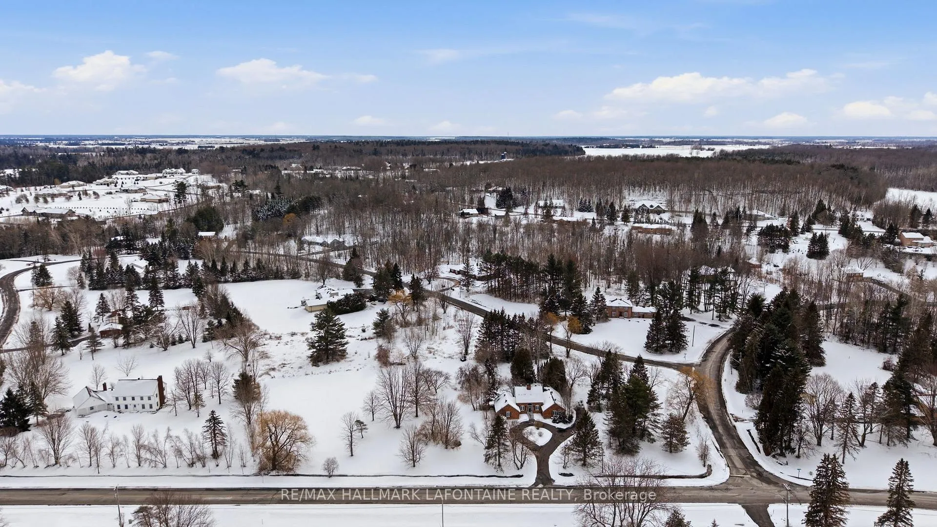 Photo 2 of 1460 Kinsella Drive, Ottawa, Cumberland Estates — HOMEH