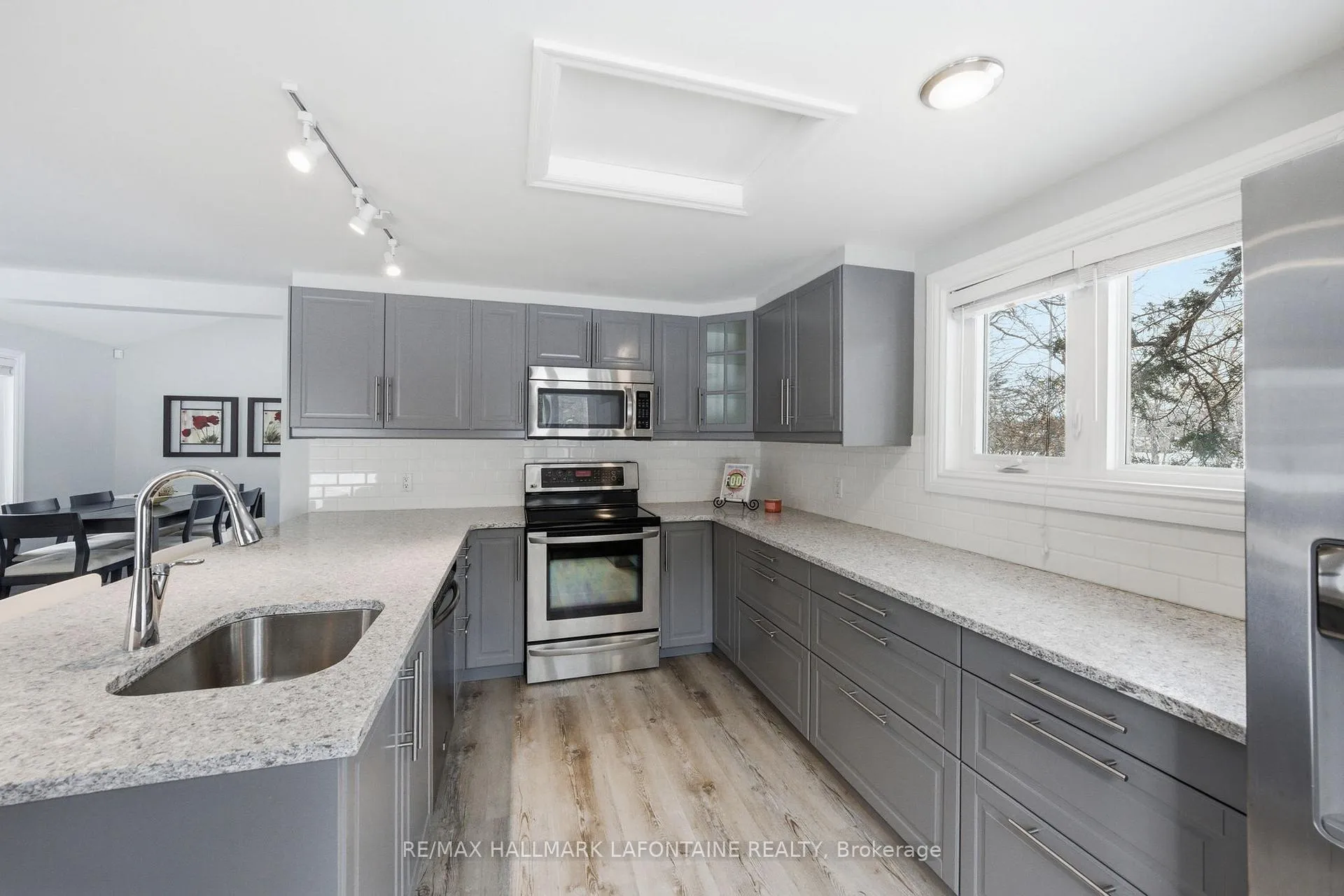 Photo 10 of 1460 Kinsella Drive, Ottawa, Cumberland Estates — HOMEH