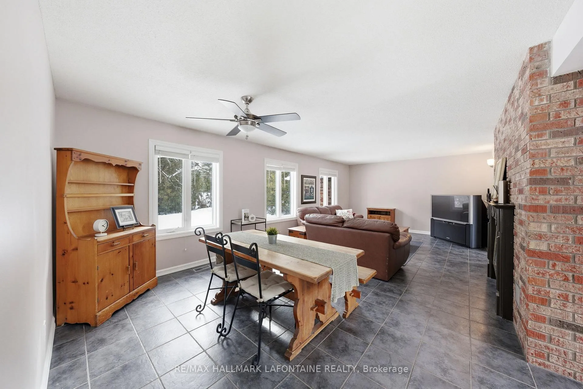 Photo 14 of 1460 Kinsella Drive, Ottawa, Cumberland Estates — HOMEH