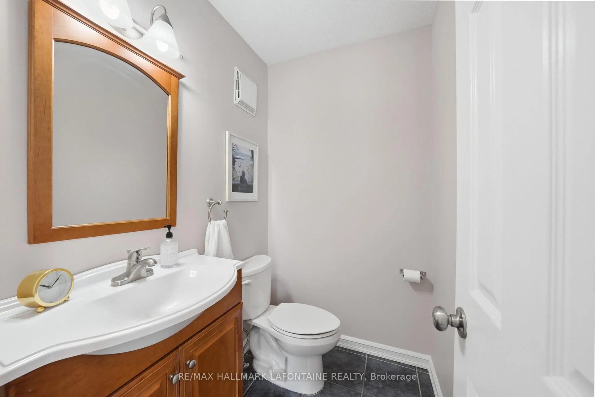 Photo 18 of 1460 Kinsella Drive, Ottawa, Cumberland Estates — HOMEH