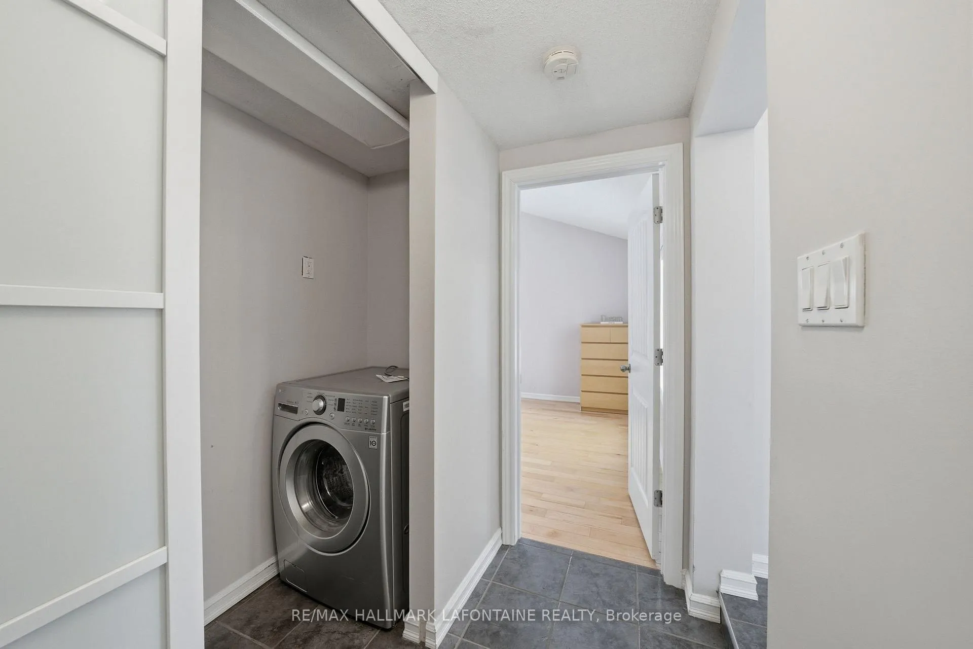 Photo 19 of 1460 Kinsella Drive, Ottawa, Cumberland Estates — HOMEH