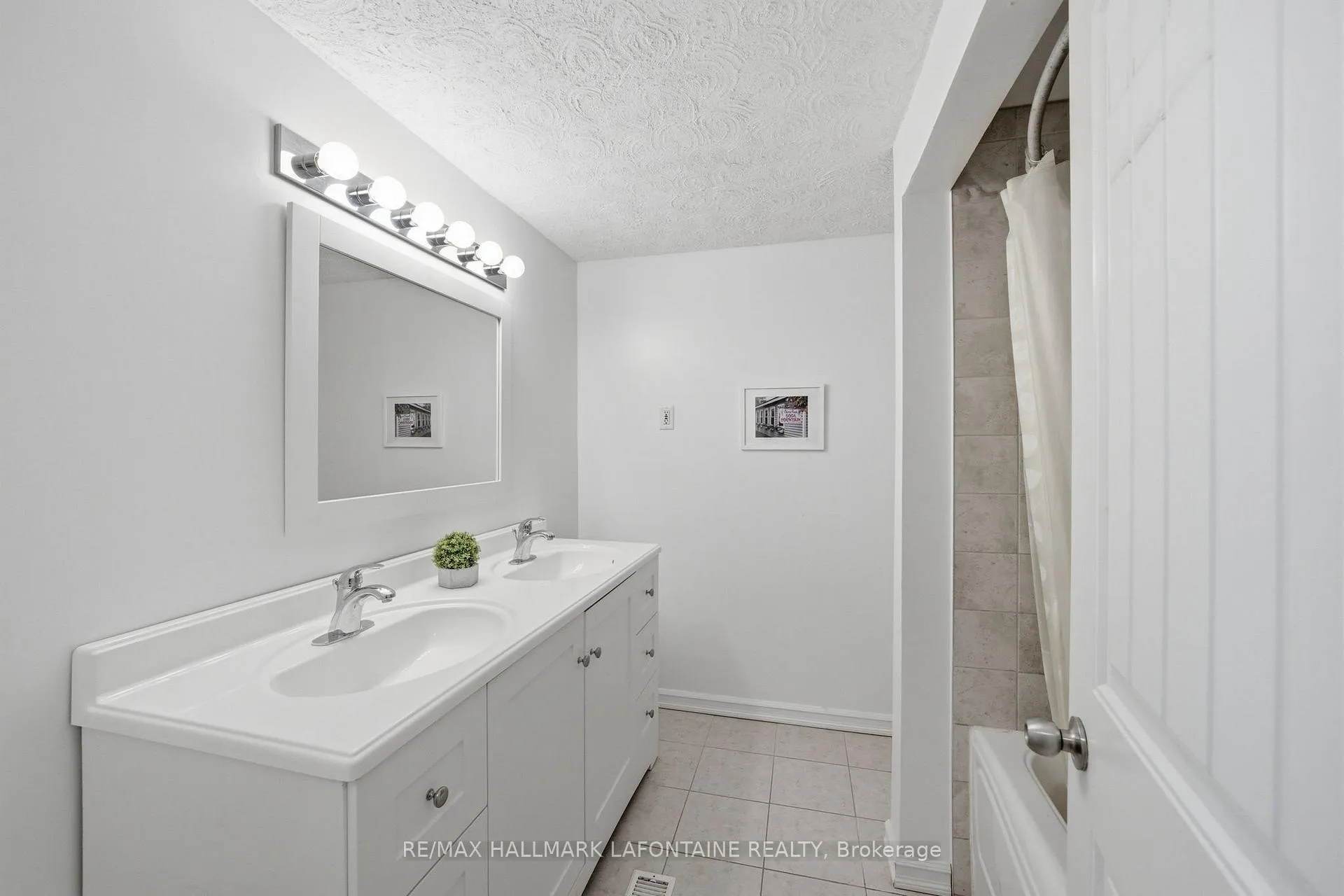 Photo 23 of 1460 Kinsella Drive, Ottawa, Cumberland Estates — HOMEH