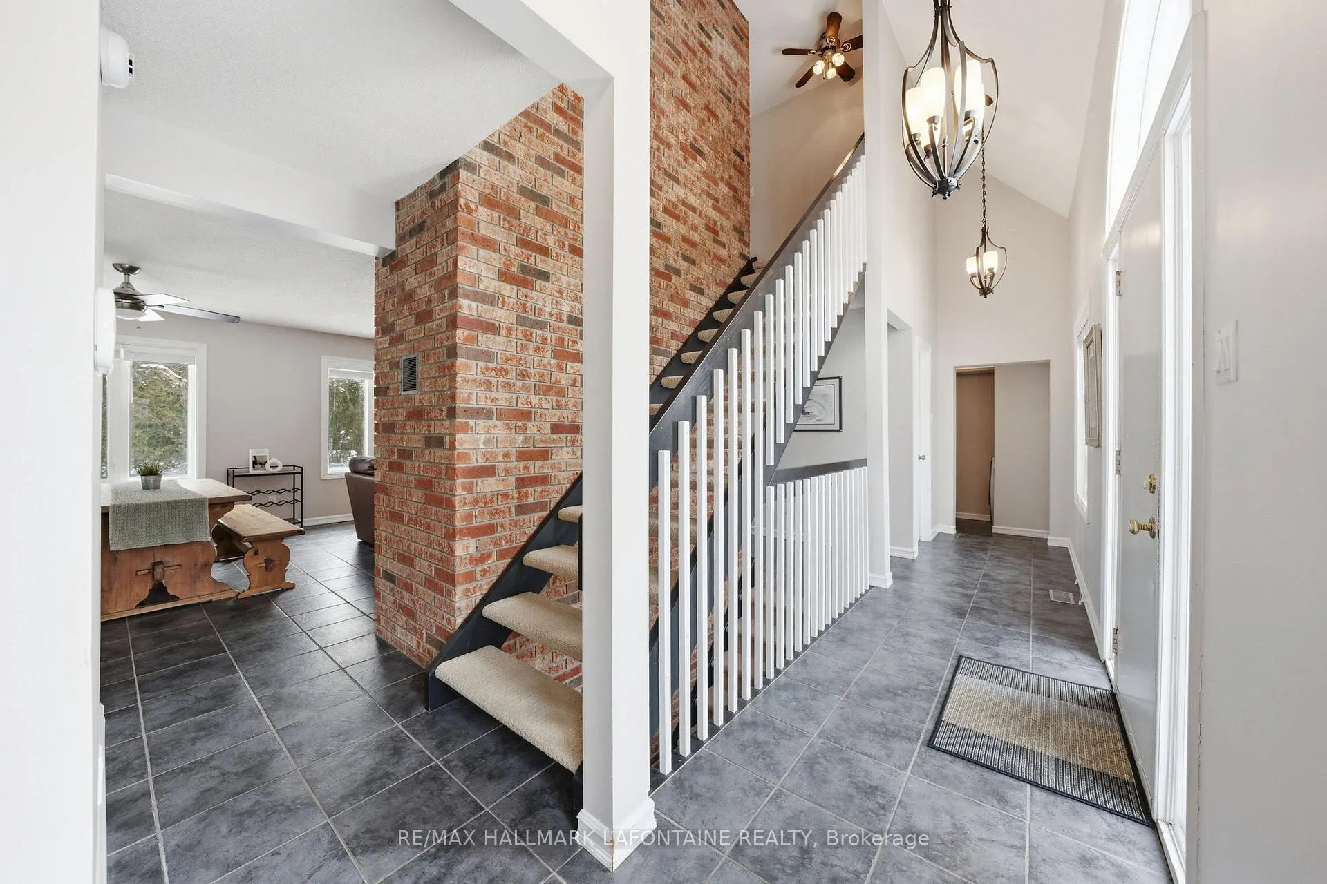 Photo 24 of 1460 Kinsella Drive, Ottawa, Cumberland Estates — HOMEH