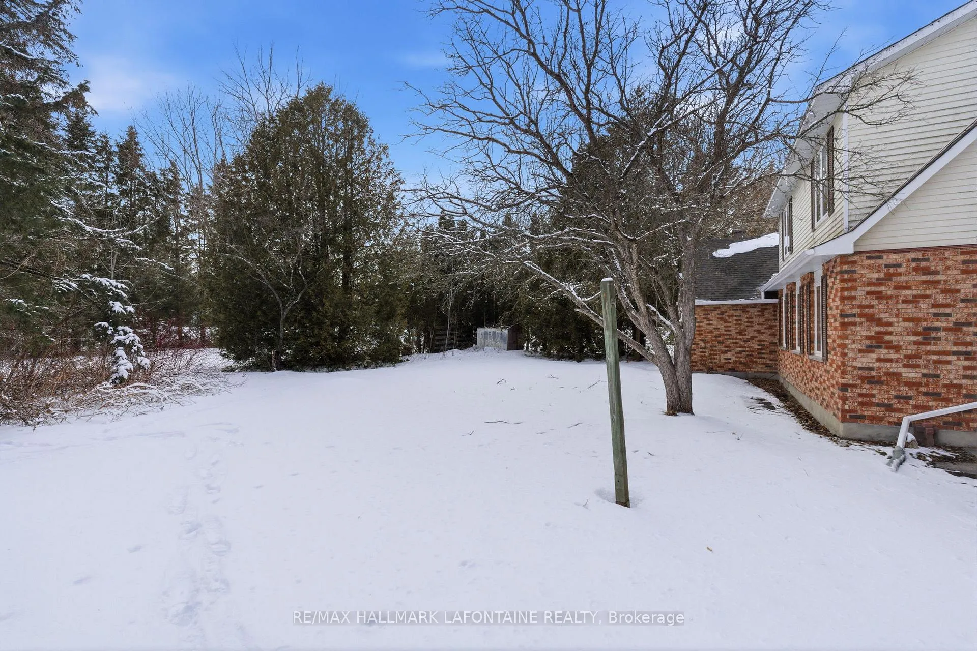 Photo 30 of 1460 Kinsella Drive, Ottawa, Cumberland Estates — HOMEH