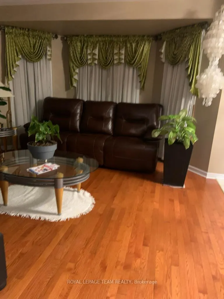 Photo 2 of 115 Macara Crescent, Ottawa, Kanata - Morgan's Grant/South March — HOMEH