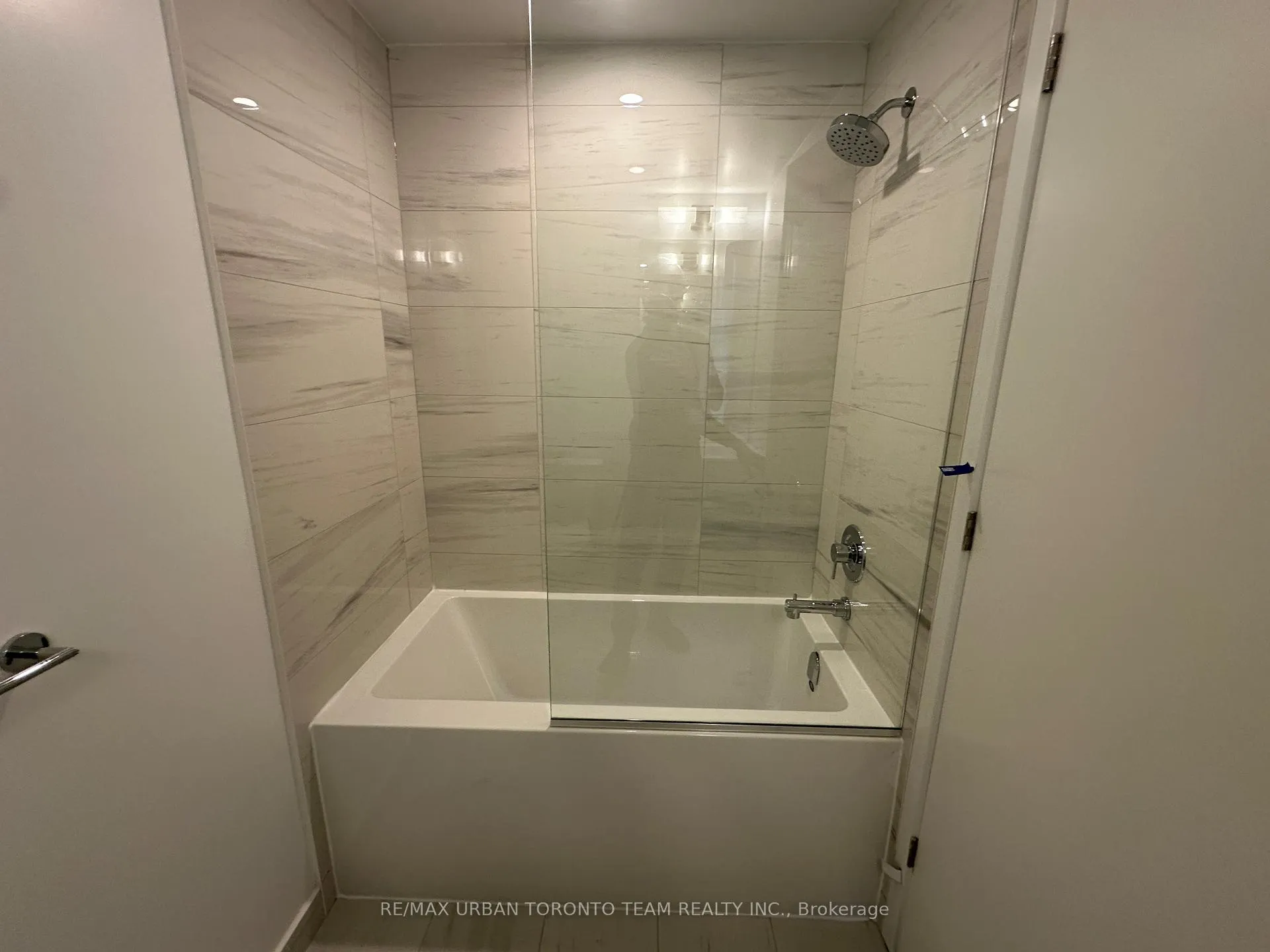 Photo 9 of Unit 2802, 180 Front Street E, Toronto, Moss Park — HOMEH