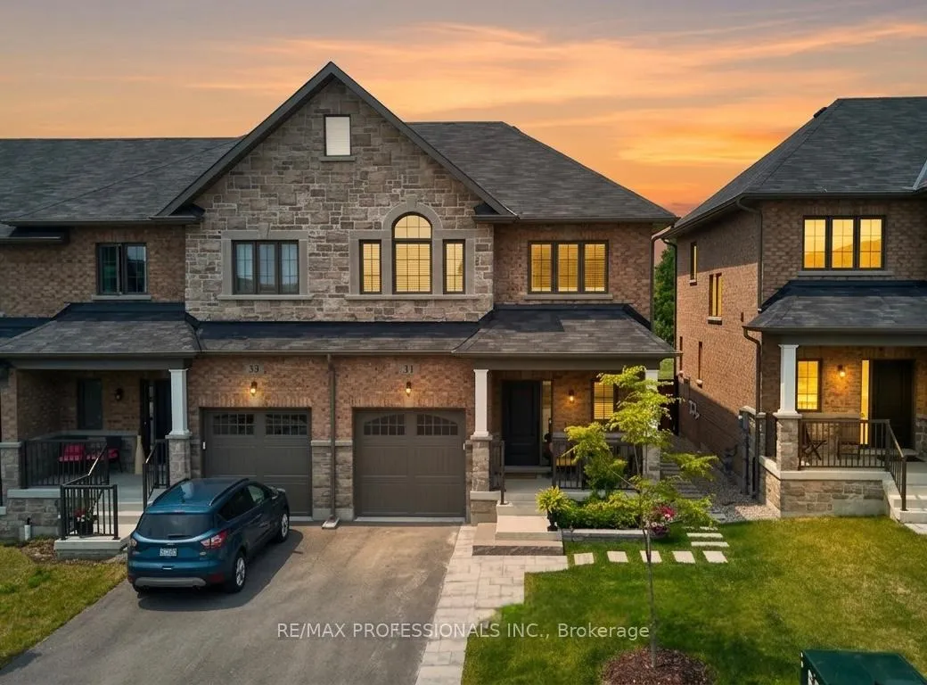 Front of 31 Gord Matthews Way