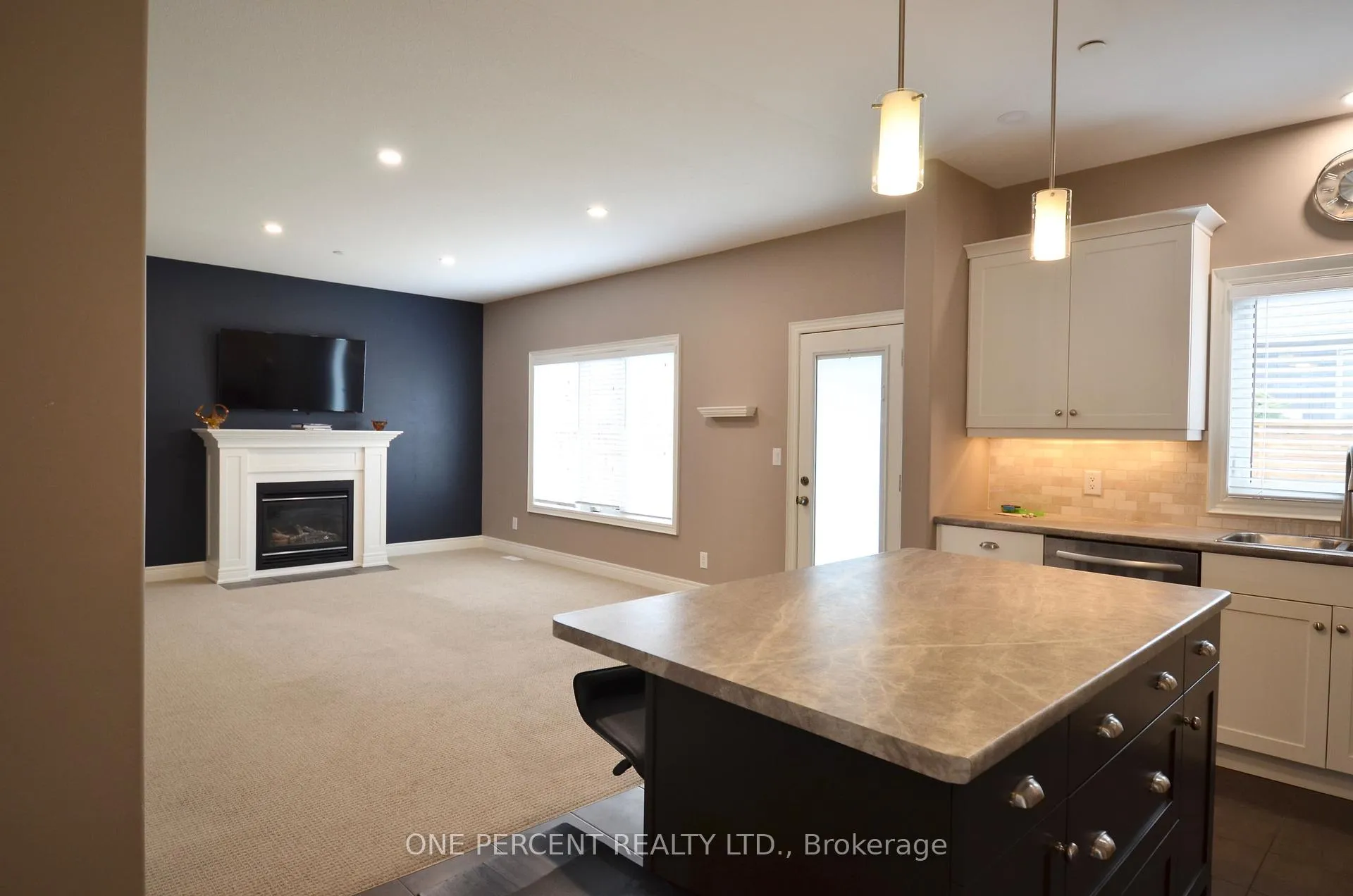 Photo 7 of 8 Moes Crescent, St. Catharines, Port Weller — HOMEH