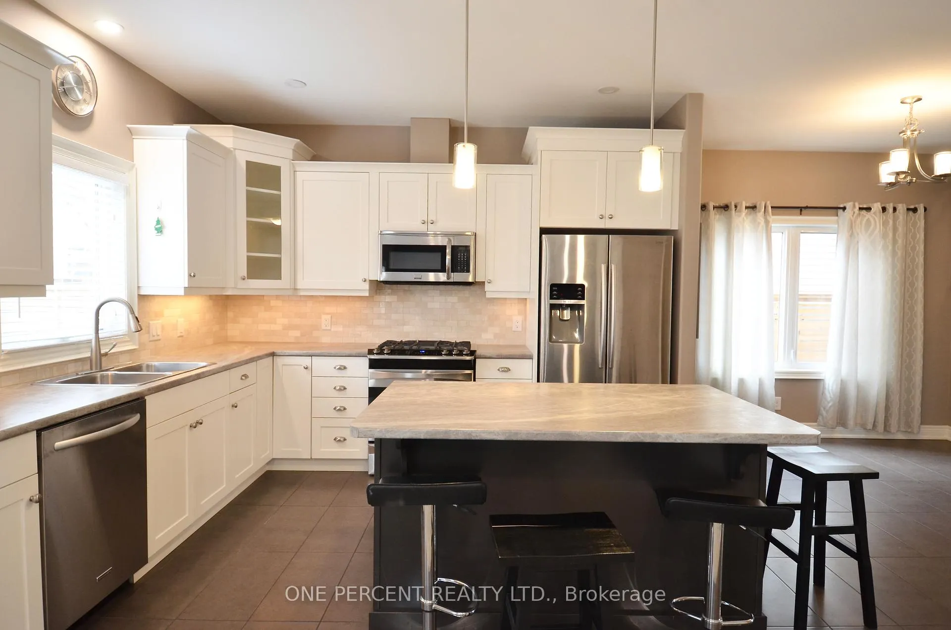 Photo 8 of 8 Moes Crescent, St. Catharines, Port Weller — HOMEH
