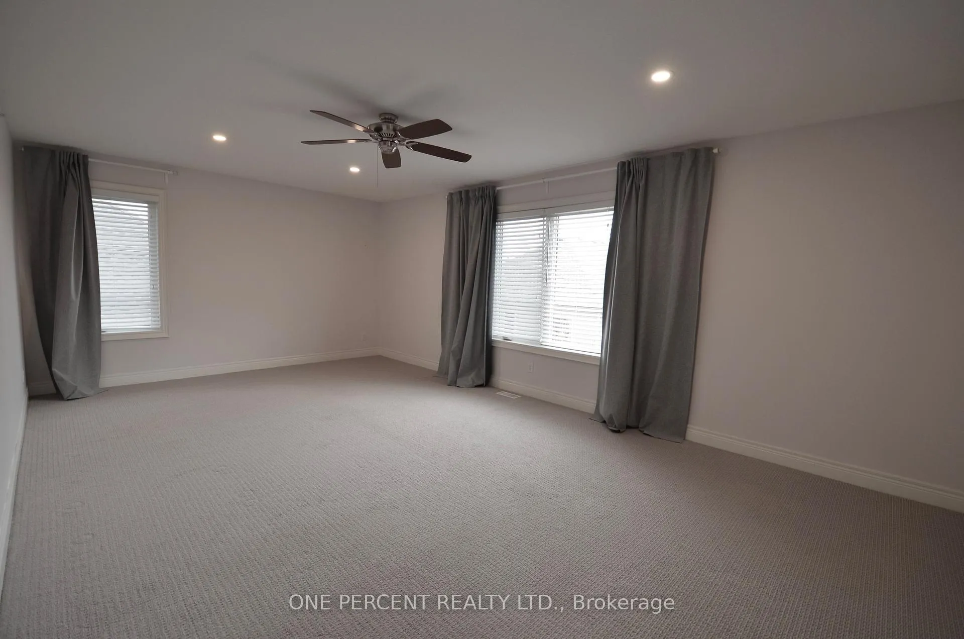 Photo 10 of 8 Moes Crescent, St. Catharines, Port Weller — HOMEH