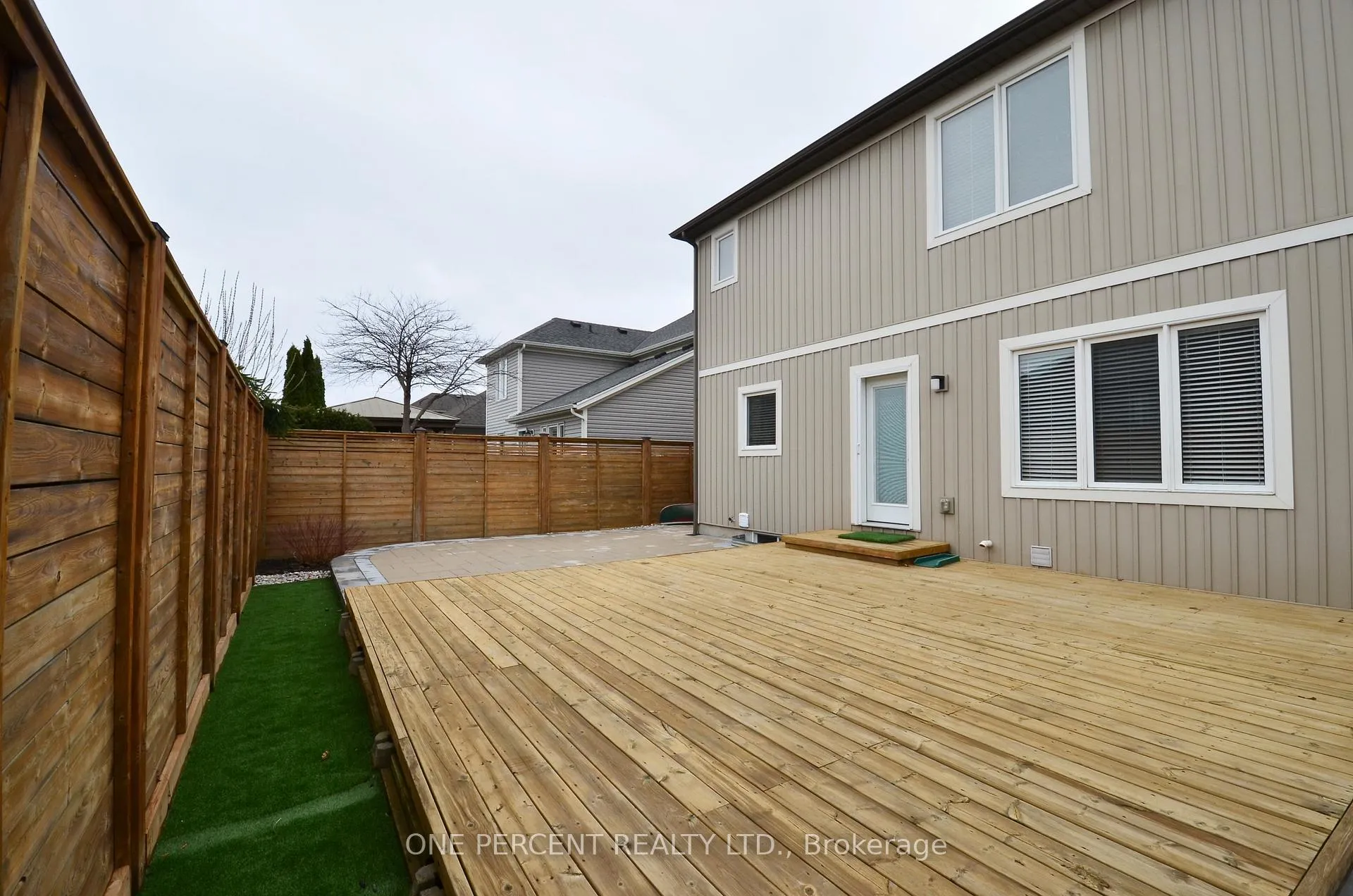 Photo 26 of 8 Moes Crescent, St. Catharines, Port Weller — HOMEH