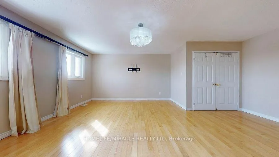 Photo 13 of 118 Wexford Road, Brampton, Heart Lake West — HOMEH