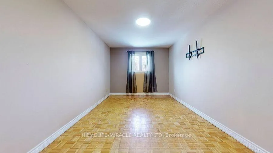 Photo 17 of 118 Wexford Road, Brampton, Heart Lake West — HOMEH