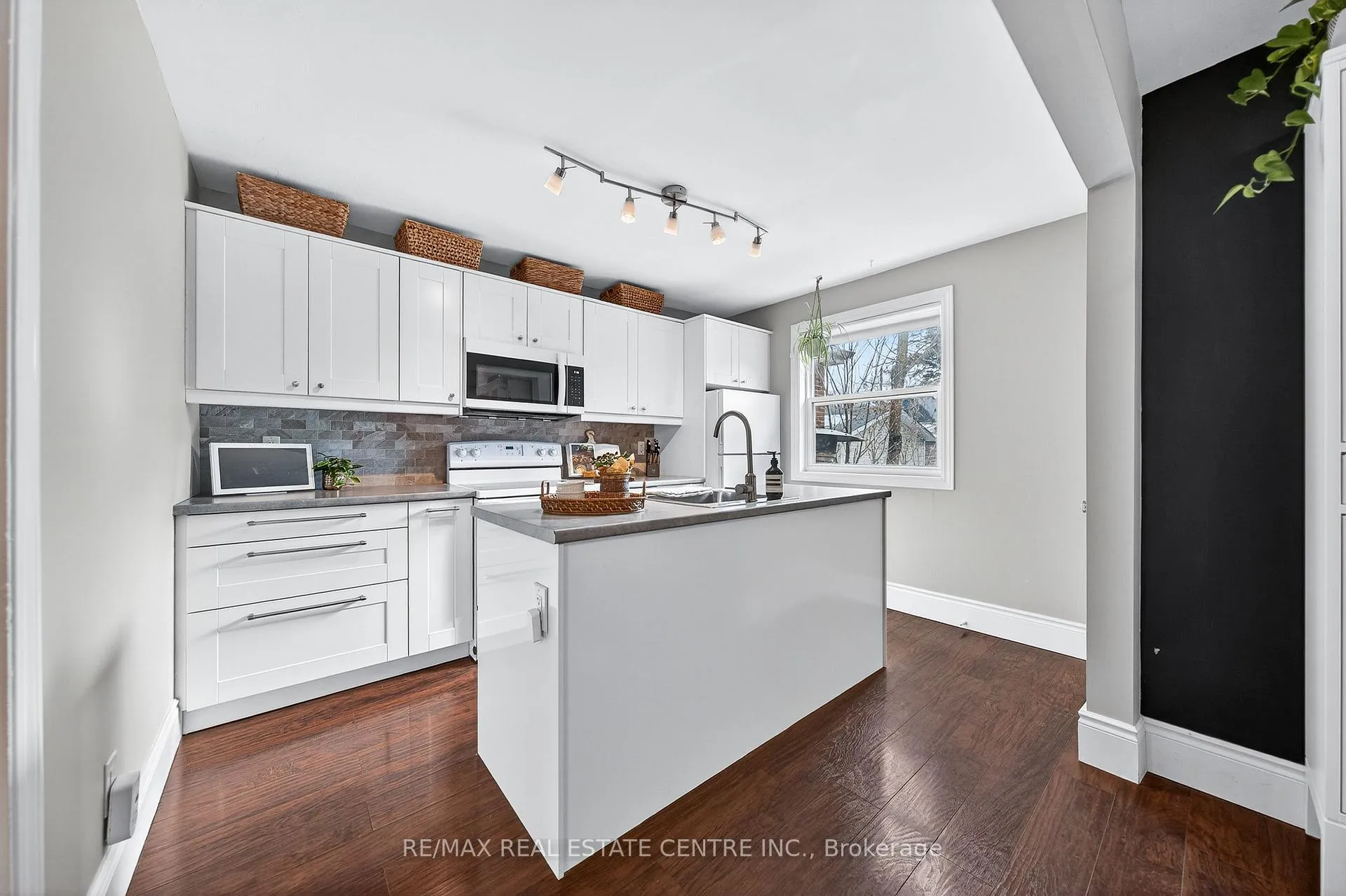 Photo 13 of 447 Herkimer Street, Hamilton, Kirkendall — HOMEH