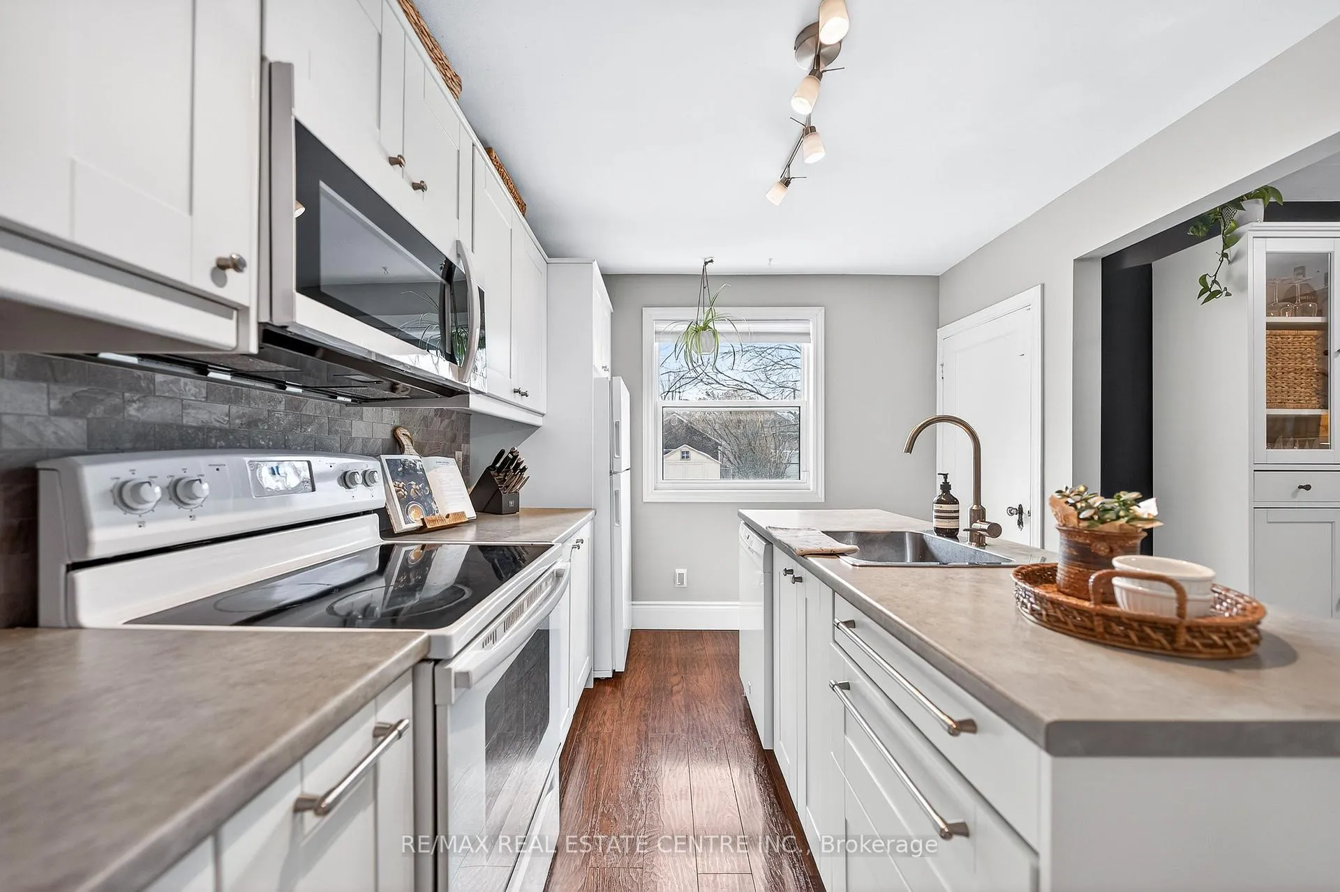 Photo 15 of 447 Herkimer Street, Hamilton, Kirkendall — HOMEH