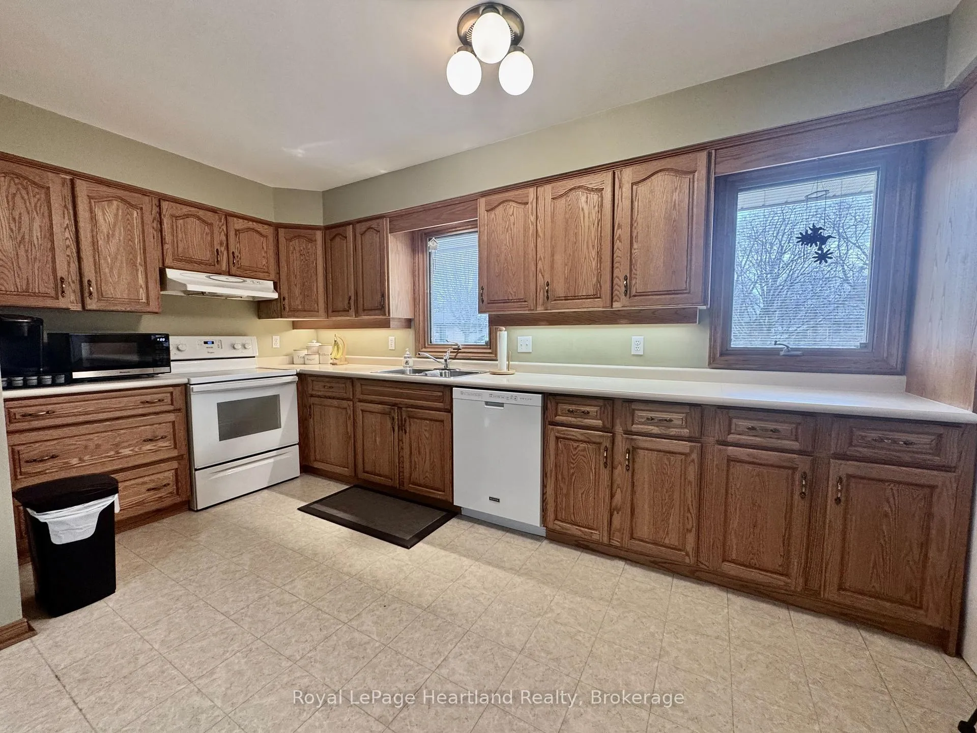 Photo 4 of 36 McDonald Street, Stratford — HOMEH