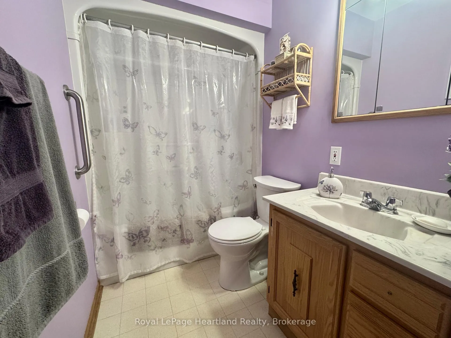 Photo 16 of 36 McDonald Street, Stratford — HOMEH