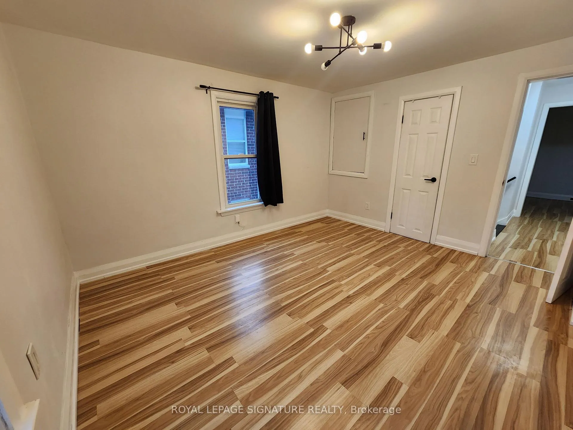 Photo 5 of 731 St Antoine Crescent, Windsor, Sandwich — HOMEH