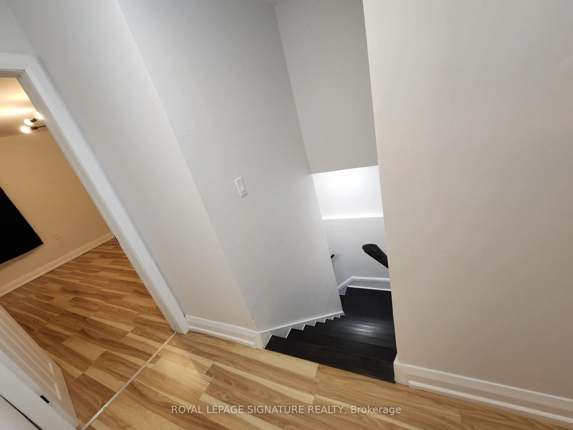 Photo 9 of 731 St Antoine Crescent, Windsor, Sandwich — HOMEH