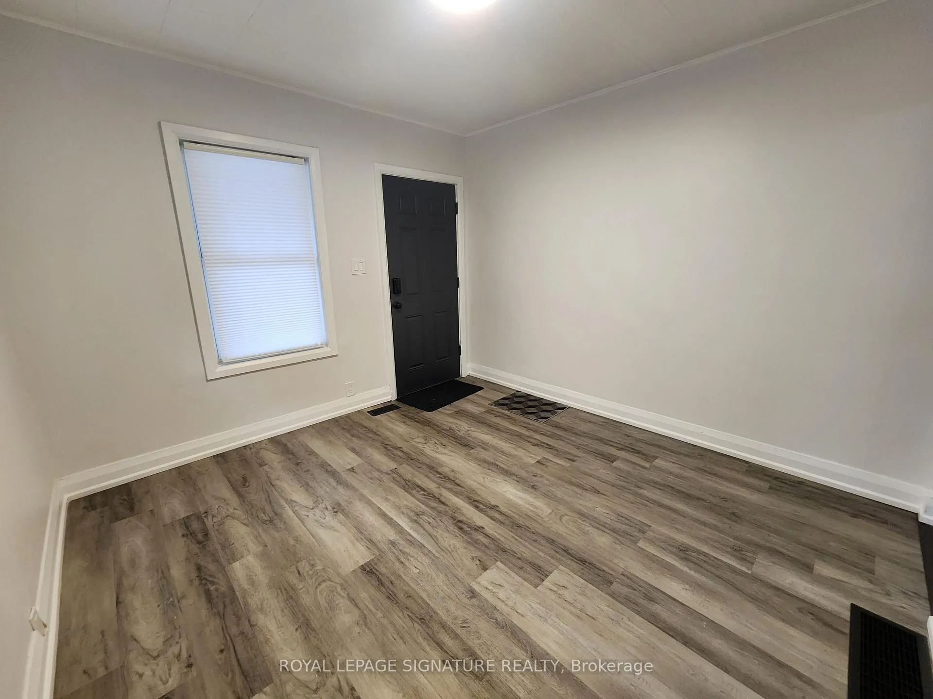 Photo 20 of 731 St Antoine Crescent, Windsor, Sandwich — HOMEH