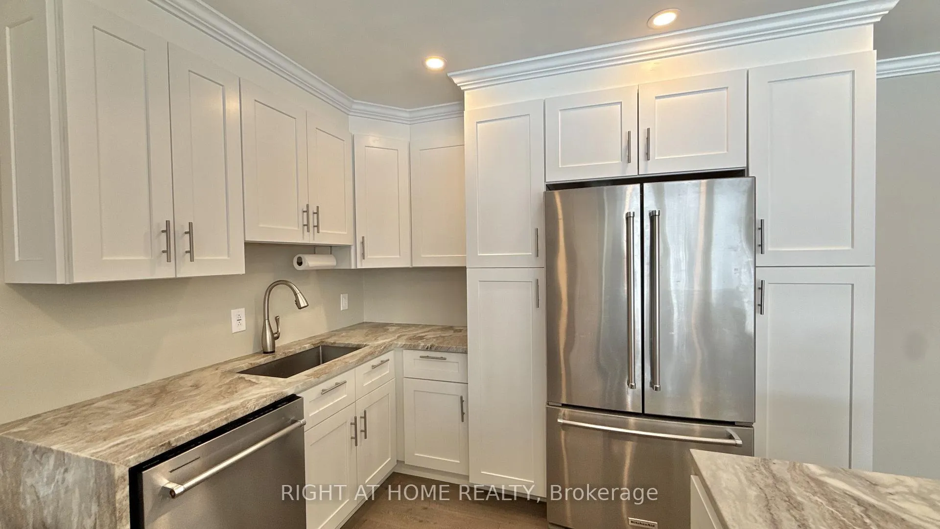 Photo 7 of 254 Smyth Road, Ottawa, Alta Vista/Faircrest Heights — HOMEH
