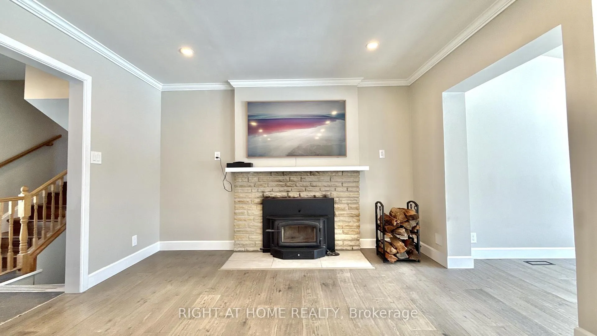 Photo 9 of 254 Smyth Road, Ottawa, Alta Vista/Faircrest Heights — HOMEH