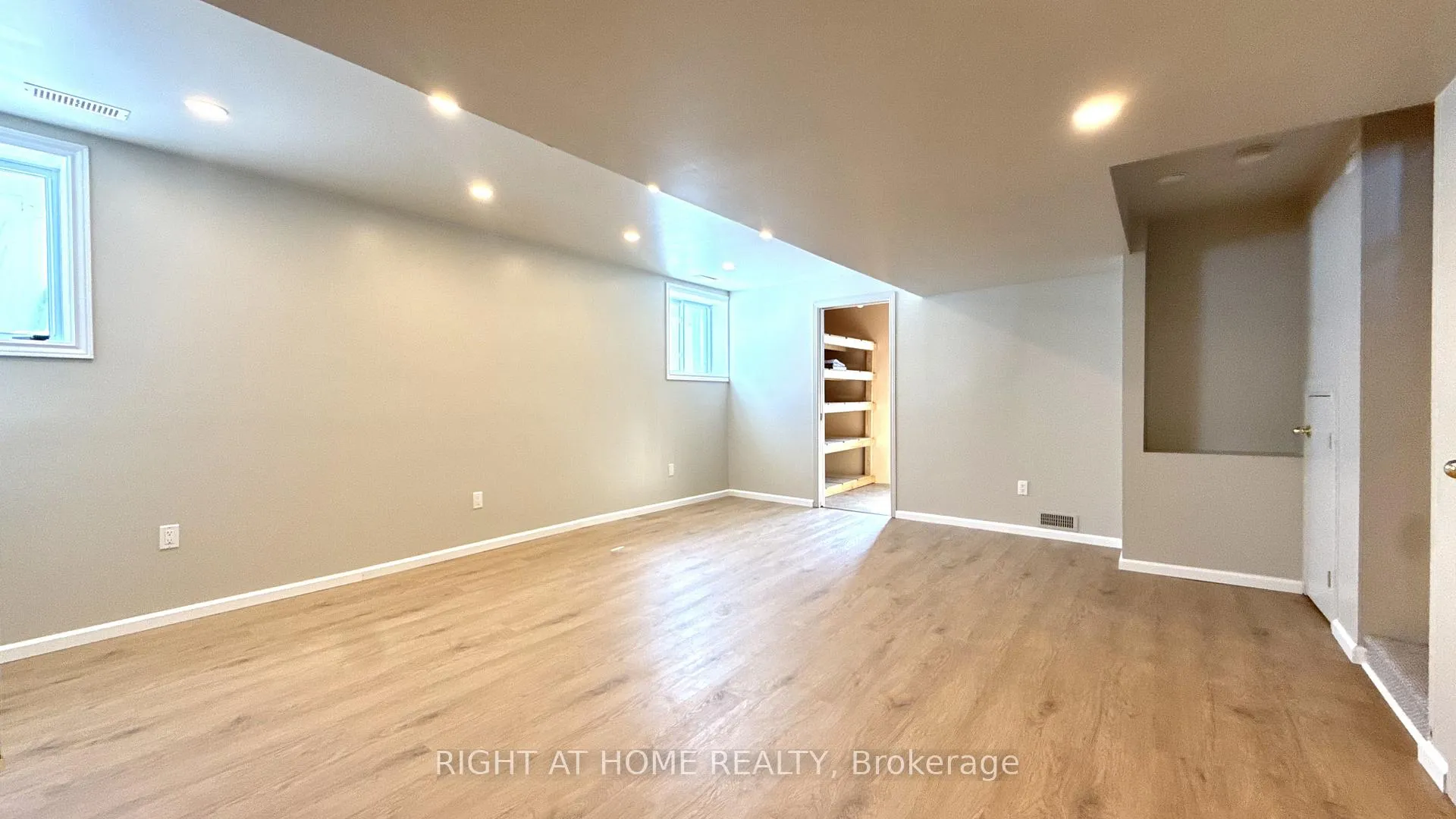 Photo 12 of 254 Smyth Road, Ottawa, Alta Vista/Faircrest Heights — HOMEH