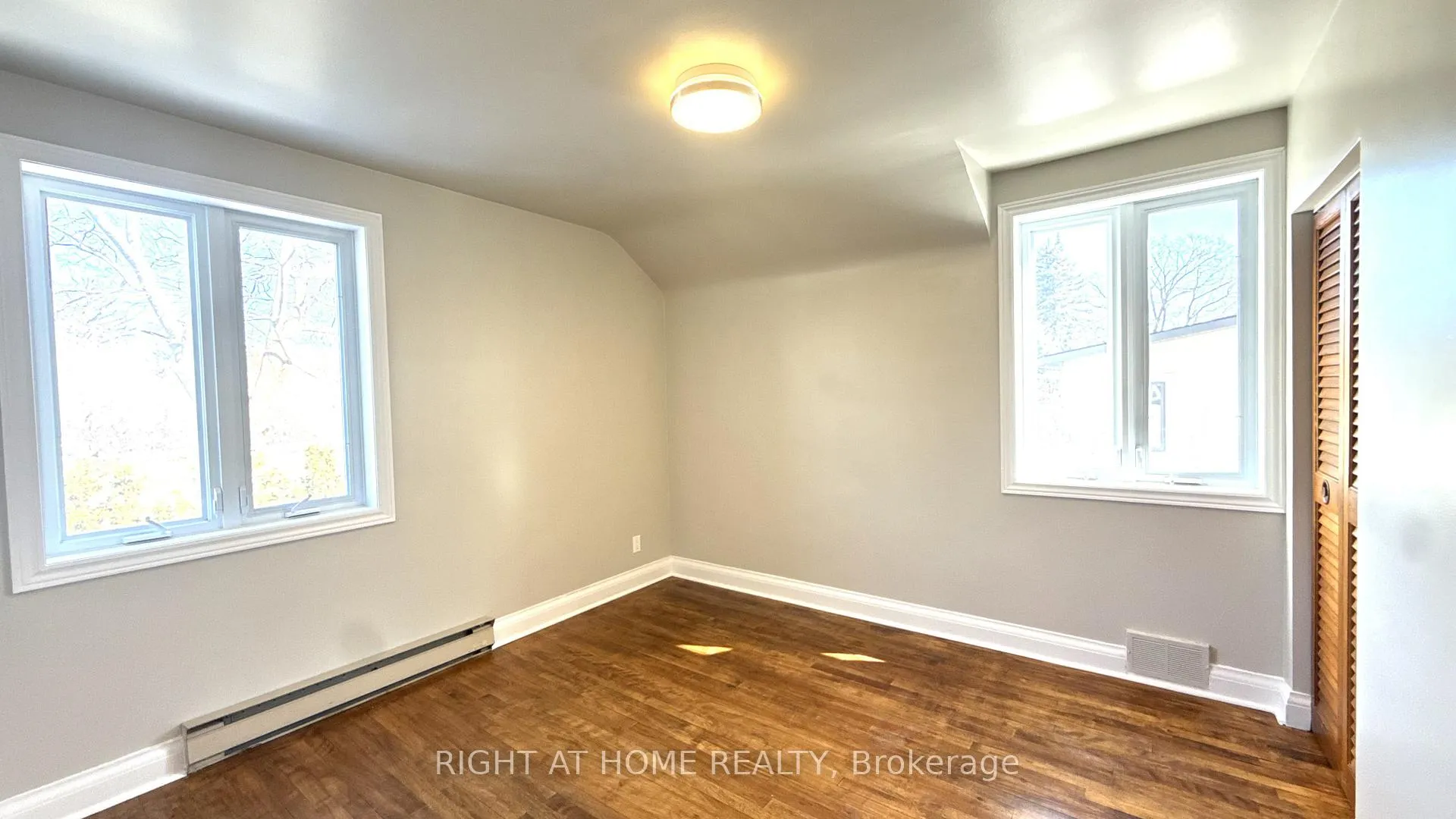 Photo 17 of 254 Smyth Road, Ottawa, Alta Vista/Faircrest Heights — HOMEH