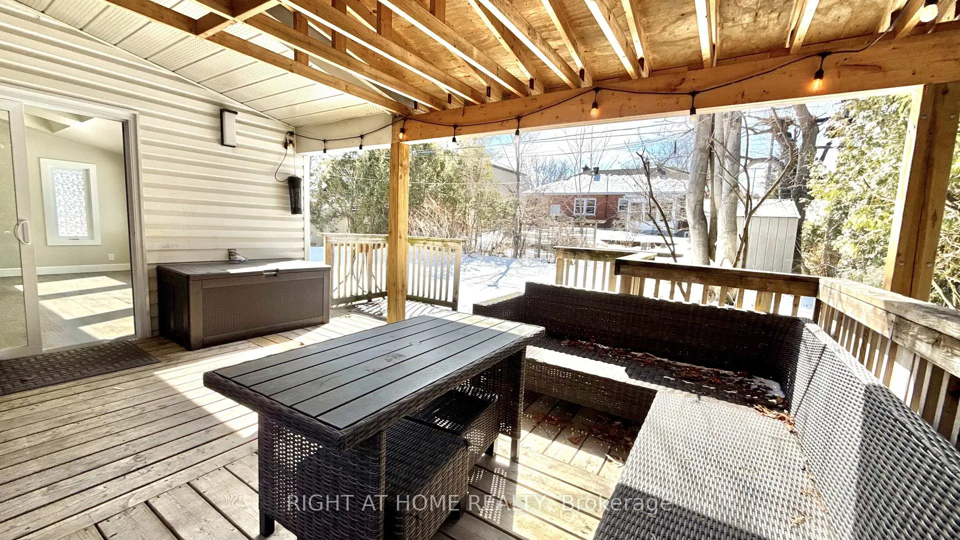 Photo 23 of 254 Smyth Road, Ottawa, Alta Vista/Faircrest Heights — HOMEH
