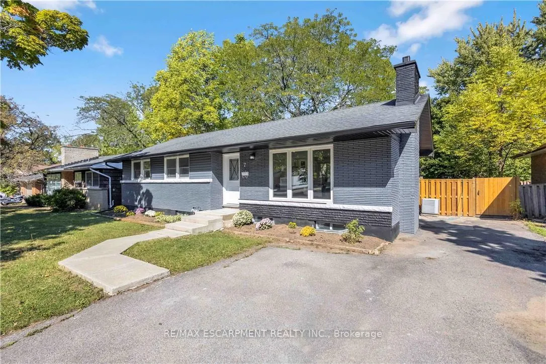Photo 4 of 7 Swan Drive, St. Catharines, Glendale/Glenridge — HOMEH