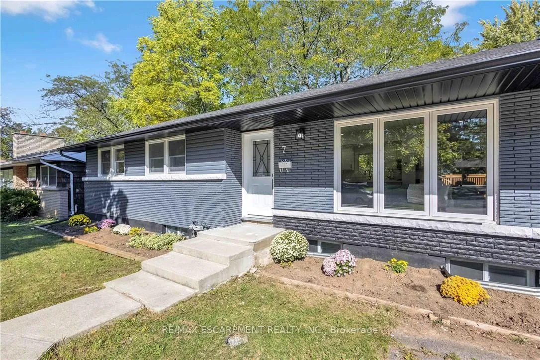 Photo 5 of 7 Swan Drive, St. Catharines, Glendale/Glenridge — HOMEH