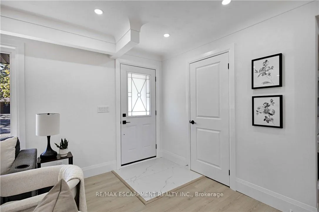 Photo 6 of 7 Swan Drive, St. Catharines, Glendale/Glenridge — HOMEH
