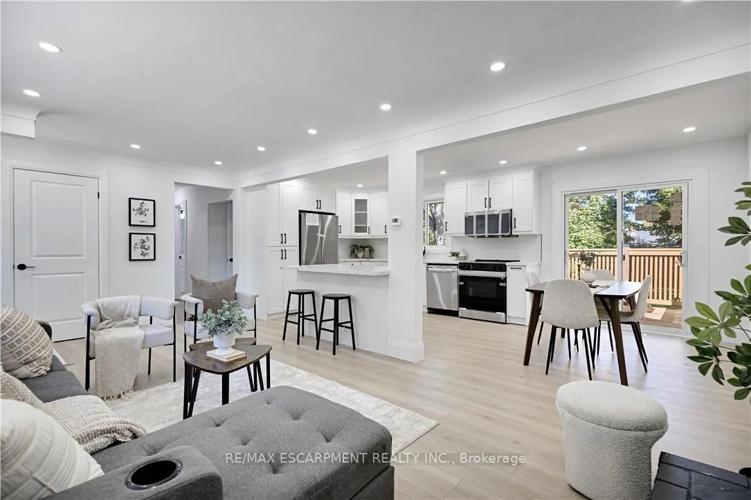 Photo 8 of 7 Swan Drive, St. Catharines, Glendale/Glenridge — HOMEH