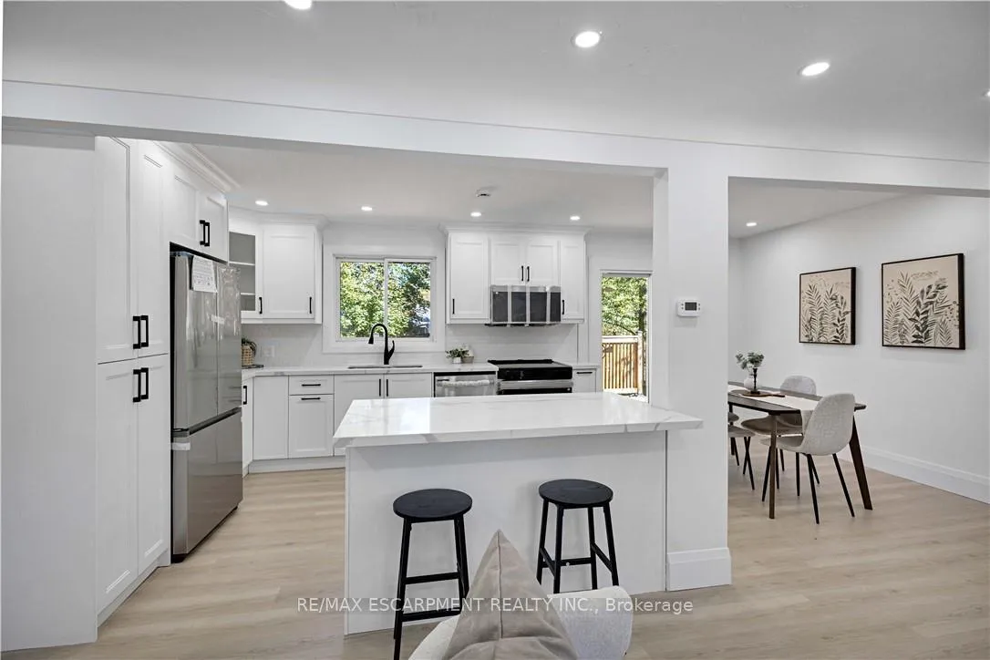 Photo 14 of 7 Swan Drive, St. Catharines, Glendale/Glenridge — HOMEH