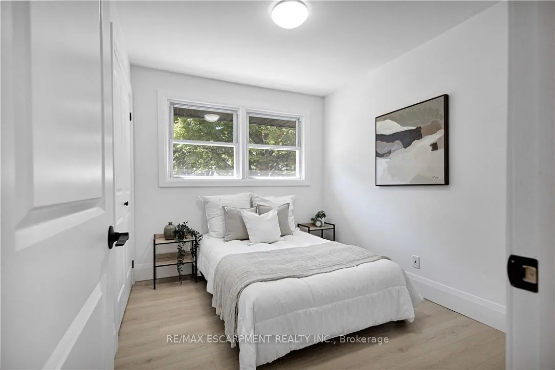 Photo 17 of 7 Swan Drive, St. Catharines, Glendale/Glenridge — HOMEH