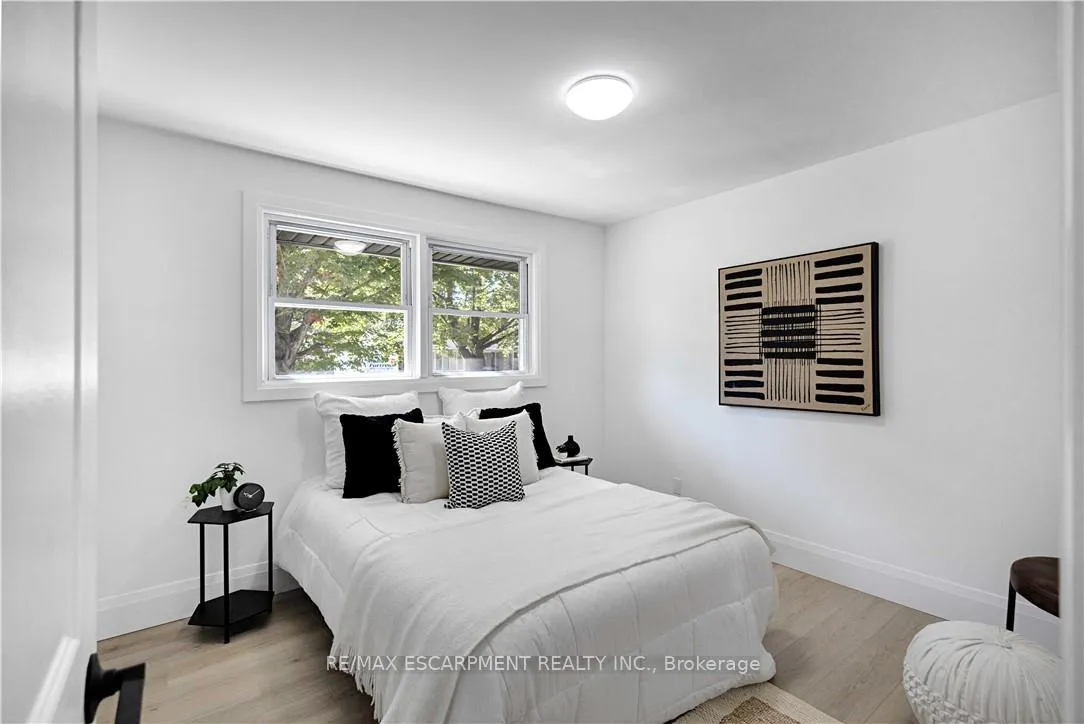 Photo 20 of 7 Swan Drive, St. Catharines, Glendale/Glenridge — HOMEH