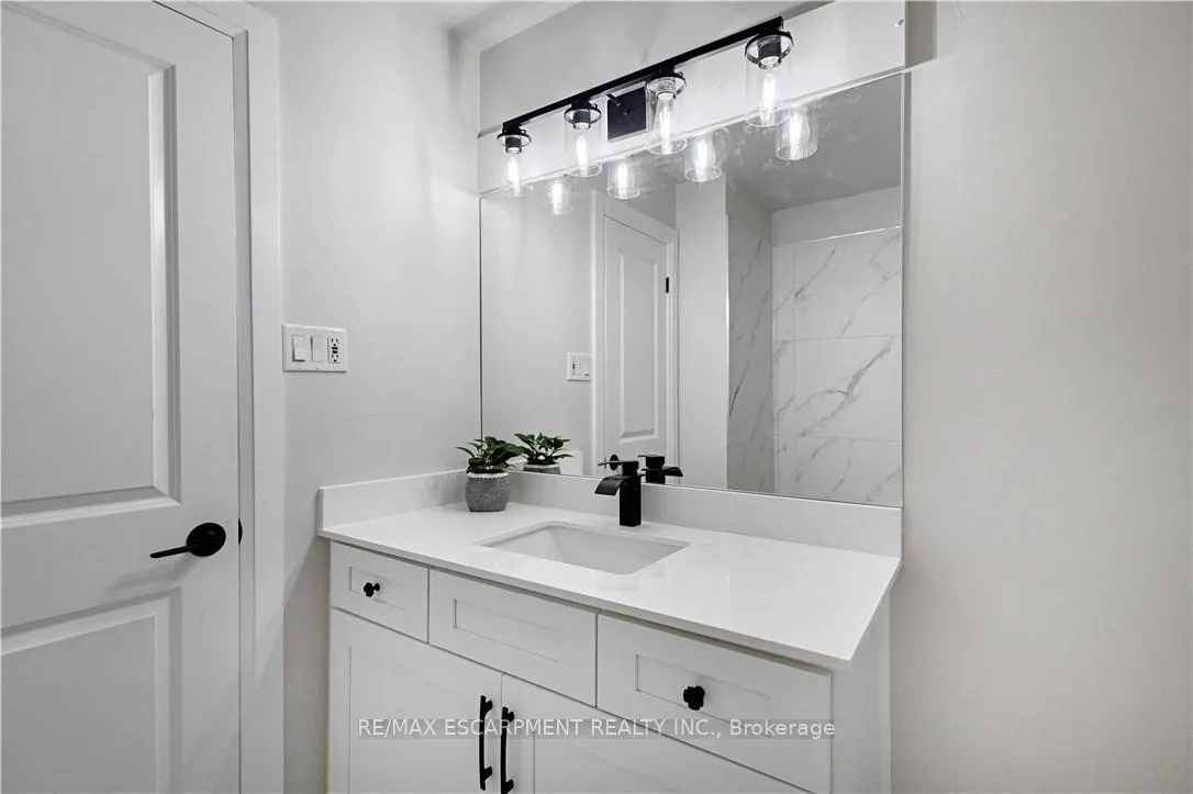 Photo 23 of 7 Swan Drive, St. Catharines, Glendale/Glenridge — HOMEH