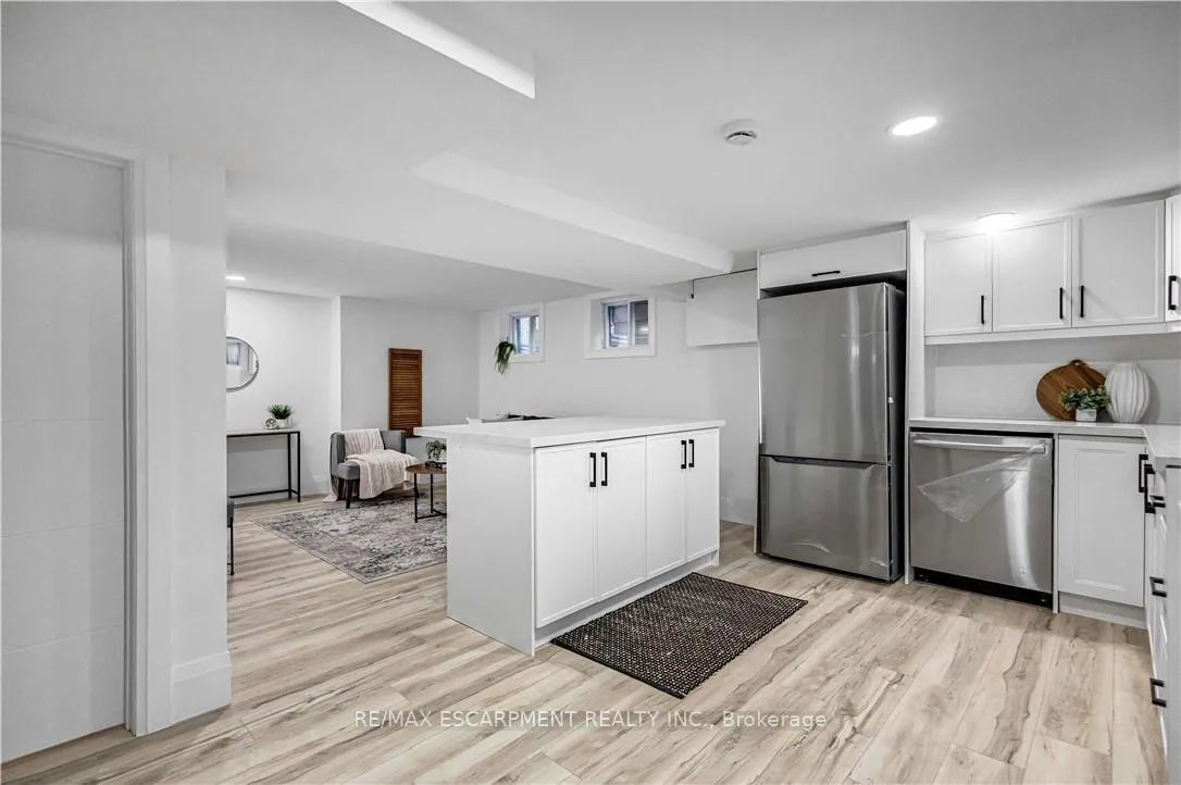Photo 25 of 7 Swan Drive, St. Catharines, Glendale/Glenridge — HOMEH