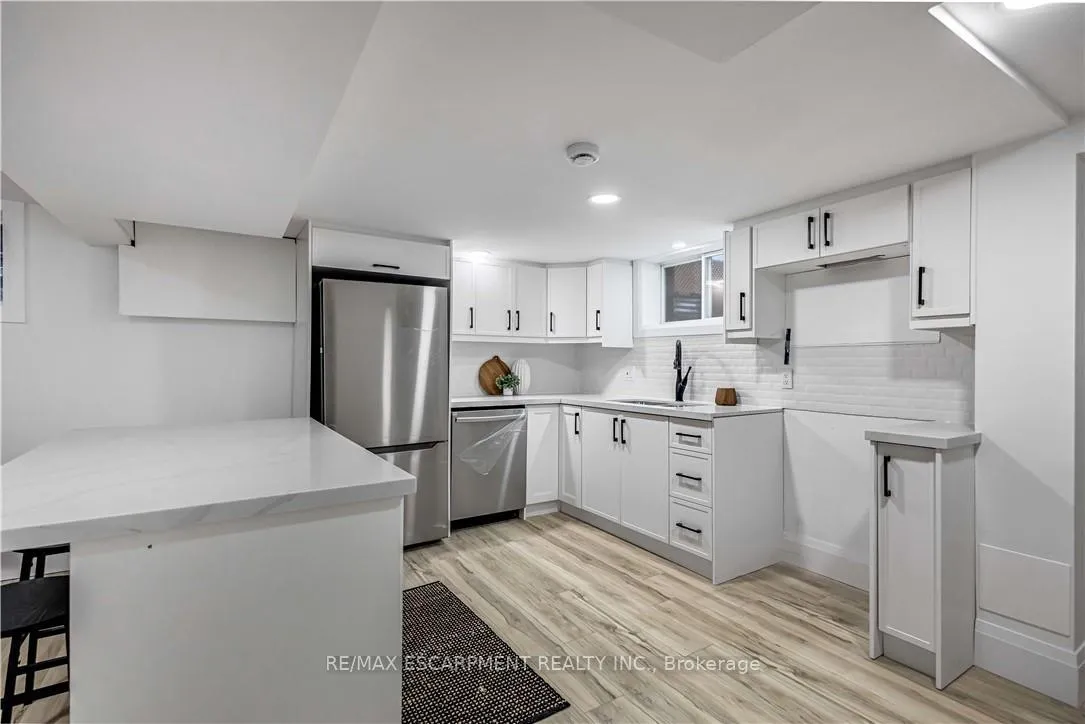 Photo 26 of 7 Swan Drive, St. Catharines, Glendale/Glenridge — HOMEH