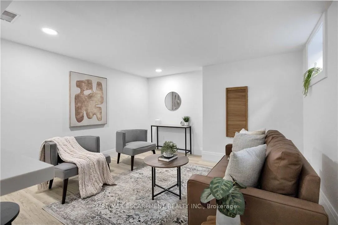 Photo 29 of 7 Swan Drive, St. Catharines, Glendale/Glenridge — HOMEH