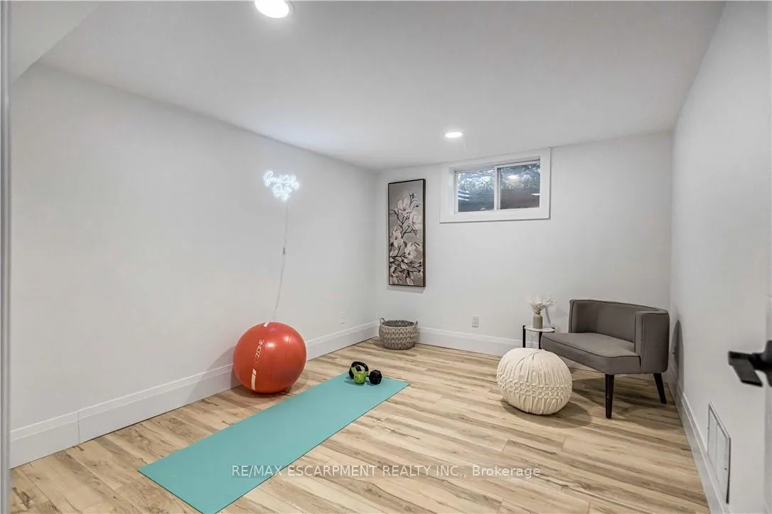 Photo 31 of 7 Swan Drive, St. Catharines, Glendale/Glenridge — HOMEH