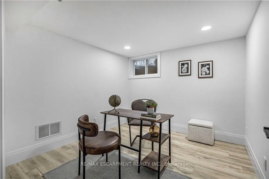 Photo 33 of 7 Swan Drive, St. Catharines, Glendale/Glenridge — HOMEH