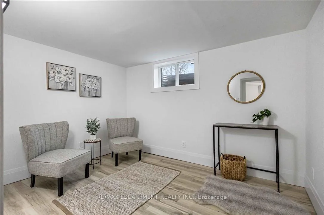 Photo 34 of 7 Swan Drive, St. Catharines, Glendale/Glenridge — HOMEH