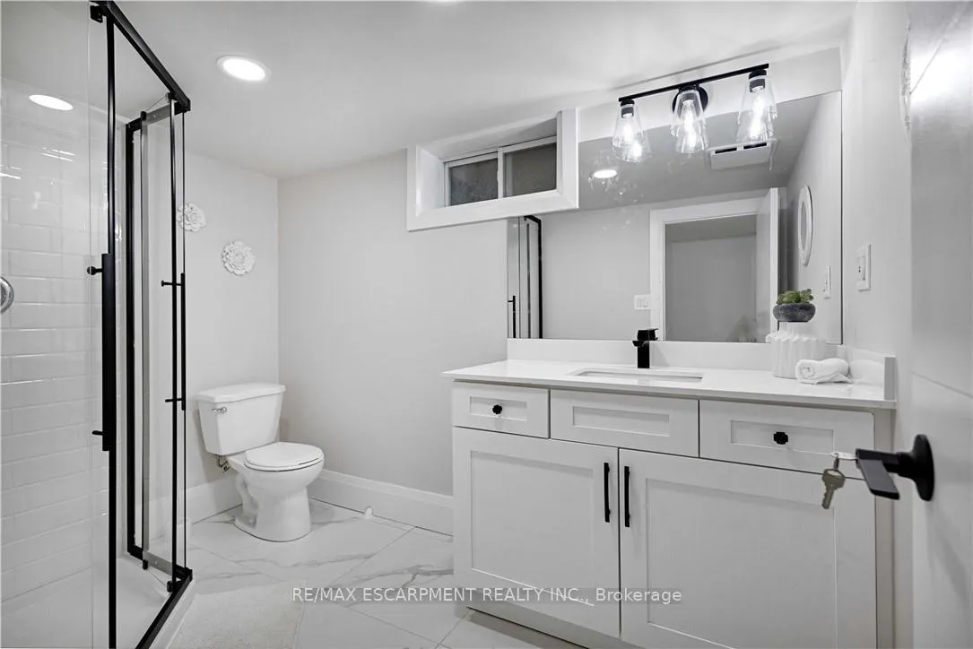 Photo 41 of 7 Swan Drive, St. Catharines, Glendale/Glenridge — HOMEH