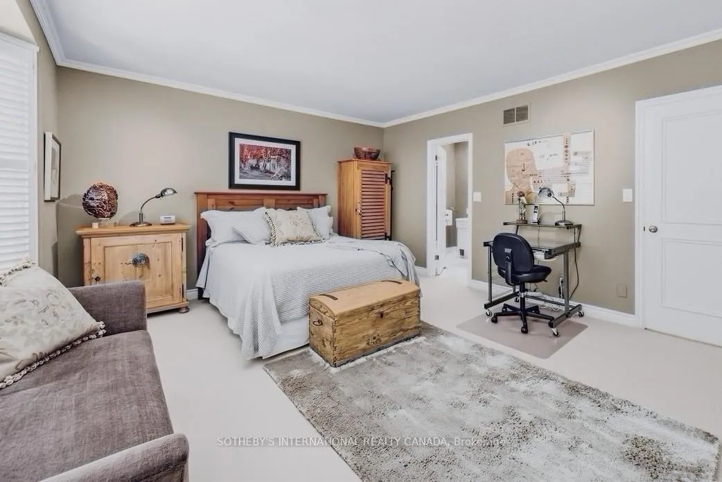 Photo 13 of 30 A Oriole Road, Toronto, Yonge-St. Clair — HOMEH